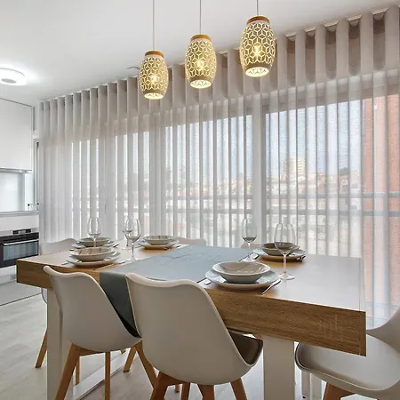 아파트 Coral Oasis